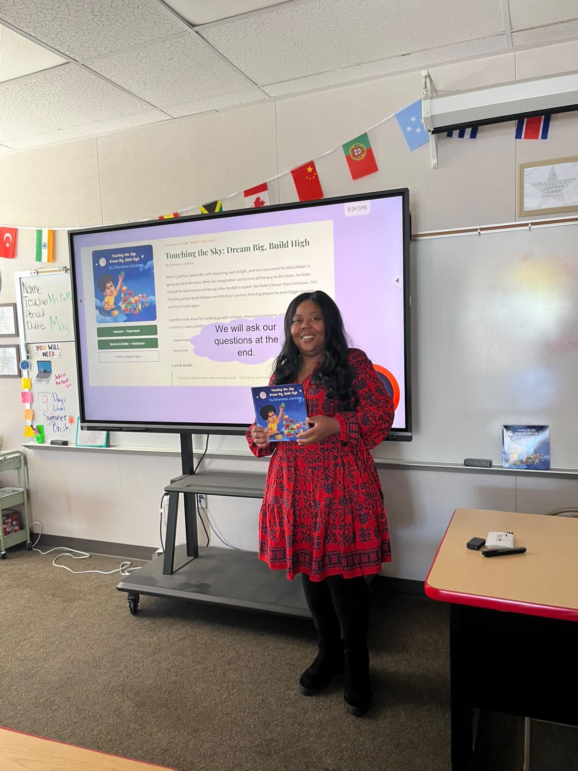 Sheressa Jackson presenting in a classroom